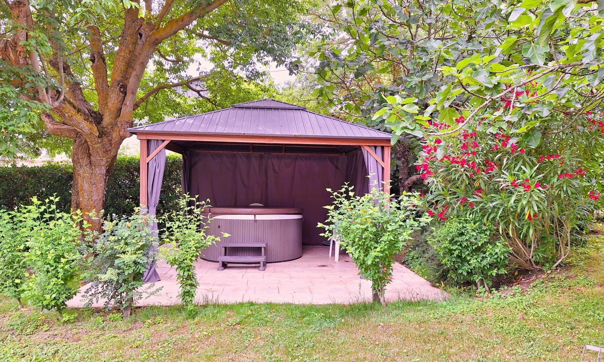 La Maison Du Soleil Saint-Gauderic Exterior photo